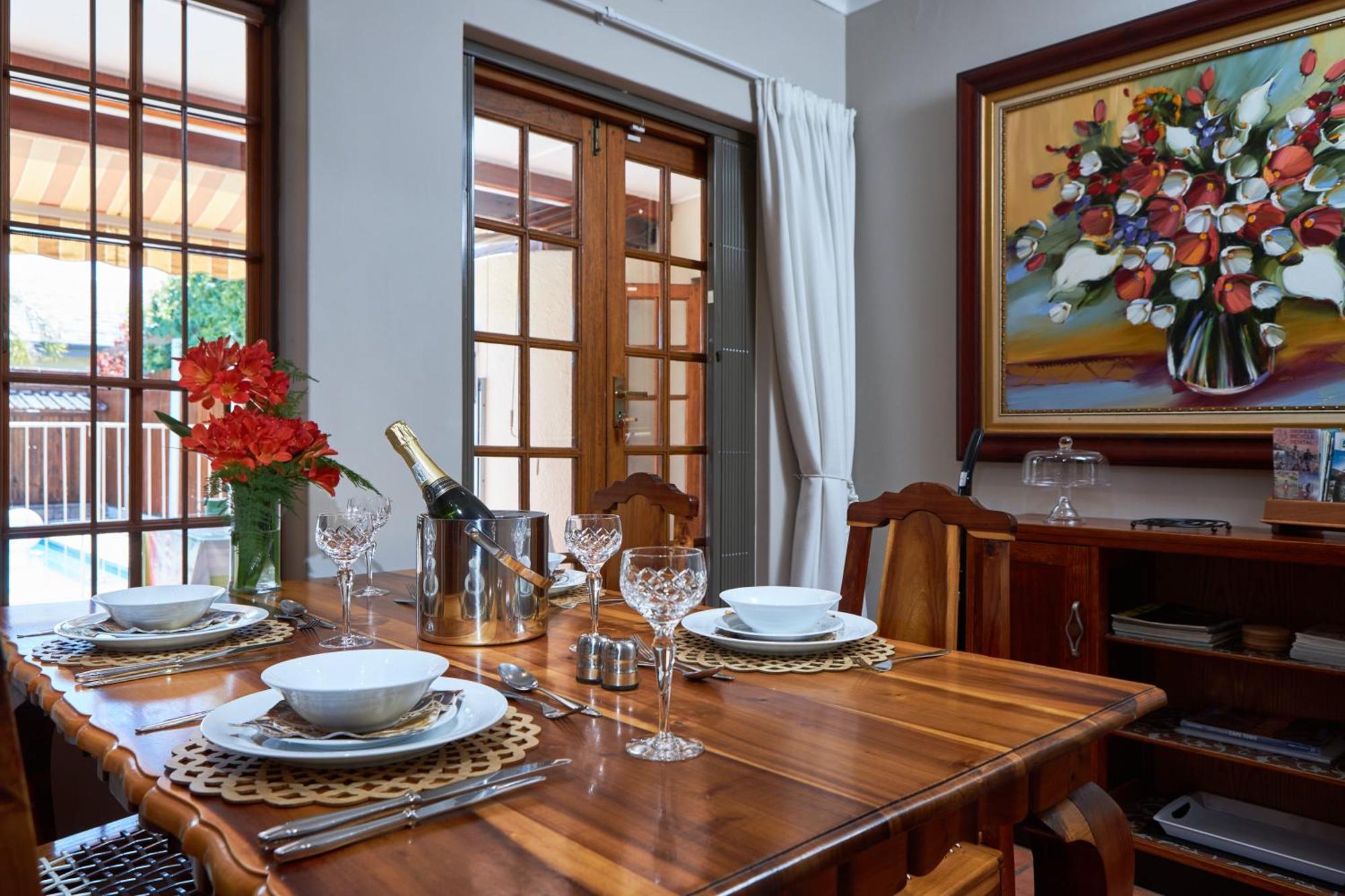 Meerendal Cottage-Affordable Luxury-Private Garden With Pool & Hot Tub Cape Town Exterior photo