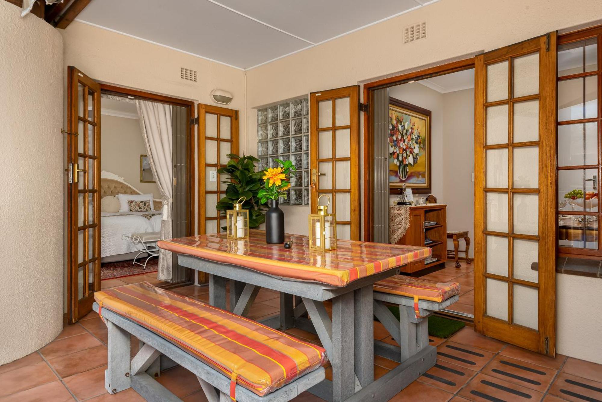 Meerendal Cottage-Affordable Luxury-Private Garden With Pool & Hot Tub Cape Town Exterior photo