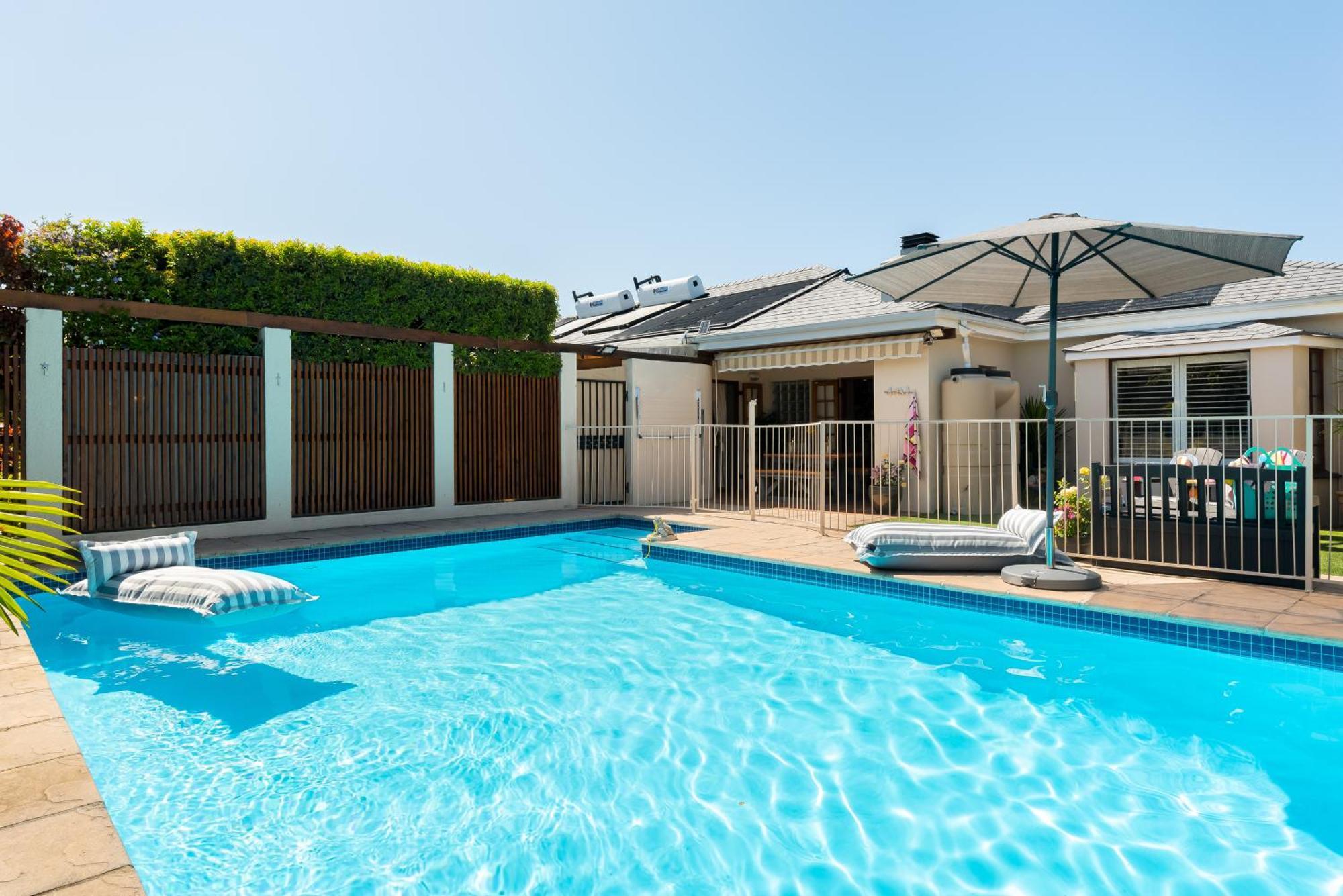 Meerendal Cottage-Affordable Luxury-Private Garden With Pool & Hot Tub Cape Town Exterior photo